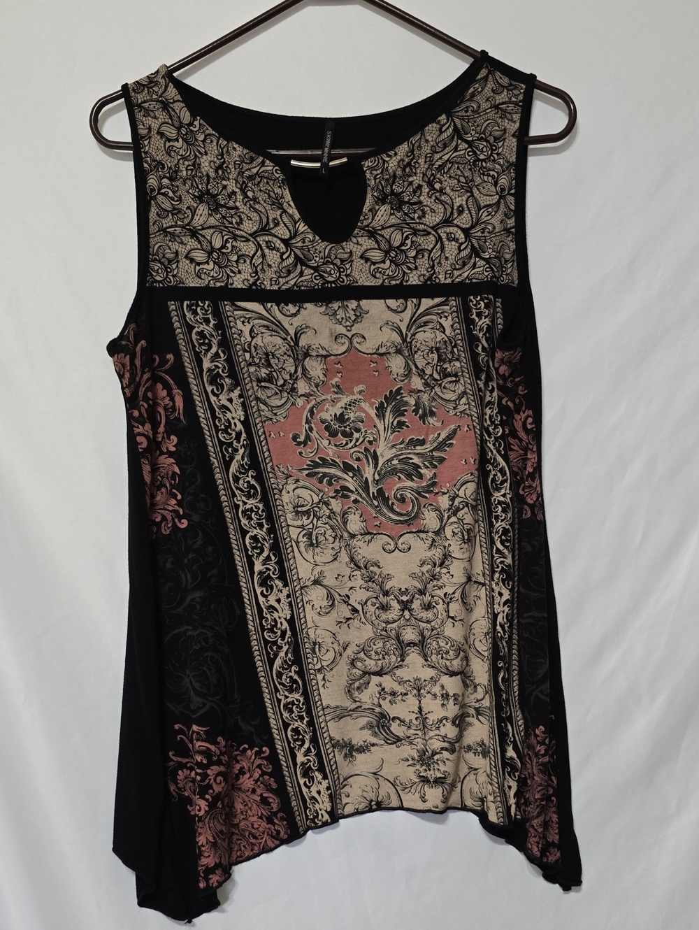 Skinny Minnie Black, Cream, and Dusty Rose Sleeveless Printed Tank